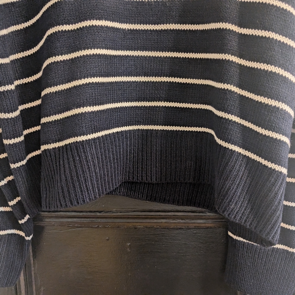 T Tahari Sweater crop Women BNWT - Picture 3 of 16